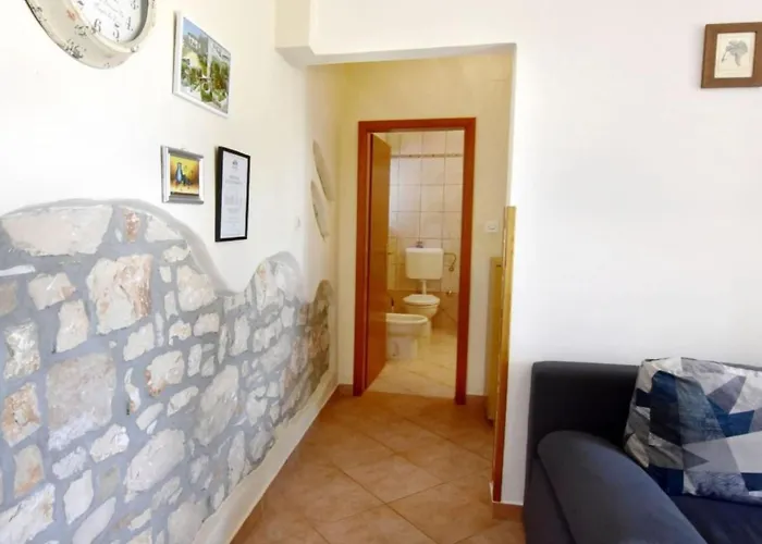 Grosse In Mit Grossem Garten Und Meerblick By Interhome Apartamento