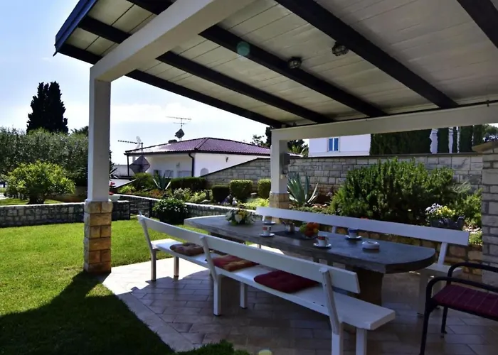 Grosse In Mit Grossem Garten Und Meerblick By Interhome Apartamento *
