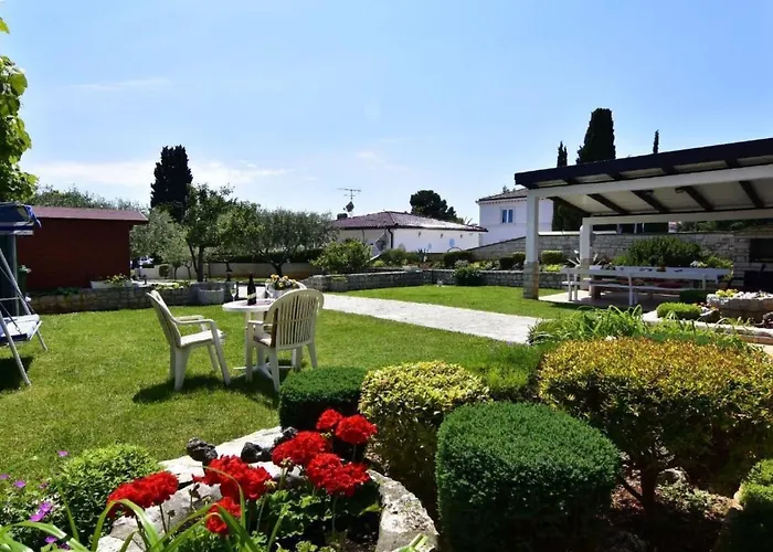 Grosse In Mit Grossem Garten Und Meerblick By Interhome Apartamento *