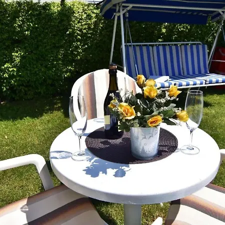 Grosse In Mit Grossem Garten Und Meerblick By Interhome Appartamento